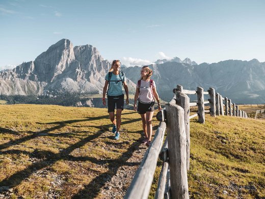 Dolomiten: Motorradtouren, Wanderungen und mehr Dolomiten: Motorradtouren, Wanderungen und mehr